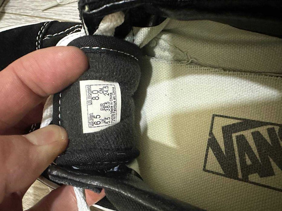 Кеды VANS Old Skool  сосотояние как новое размер 38,5 ОРИГИНАЛ