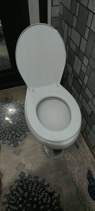 Продаю рабочий унитаз