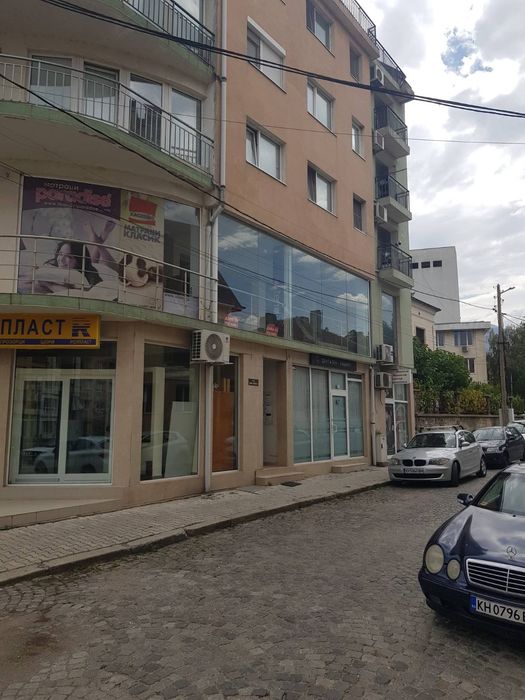 Дава се под наем Магазин в Дупница - 75 кв.м за 408 € - Снимка #1