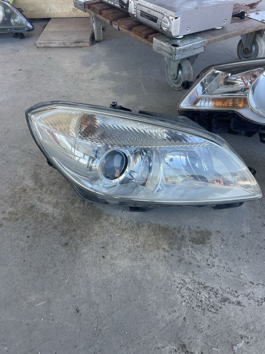 Оригинален фар от шкода фабия 2014 г.