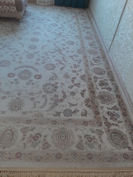 Продаются 2 ковра турецкий 4 на 2.5м ковер 2 на 1.5м
