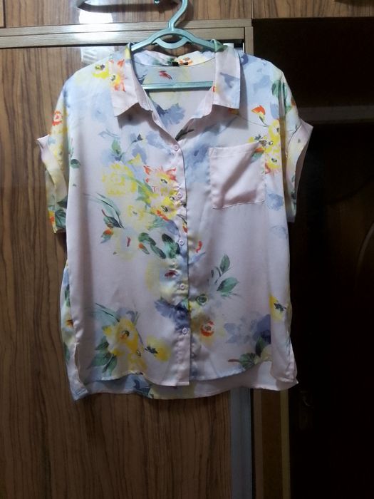 Продам кофточки 48 размера