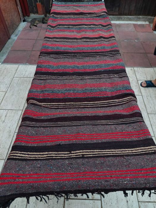 Covoare/peretare/cuverturi tesute manual