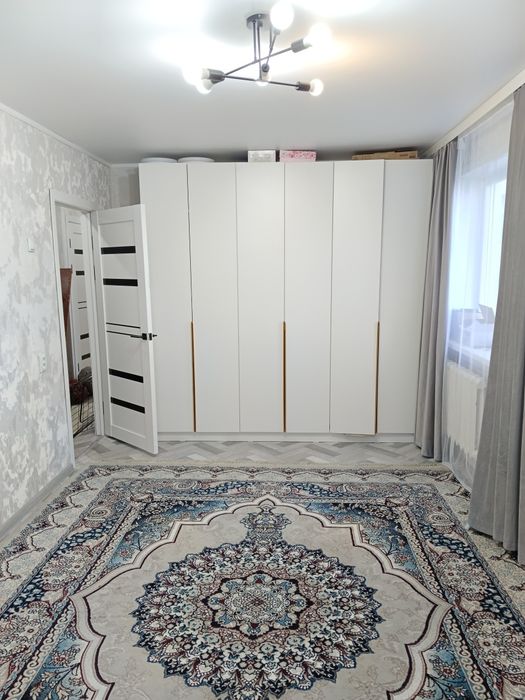 Продам 3 х комн., 6-48, 4 этаж.
