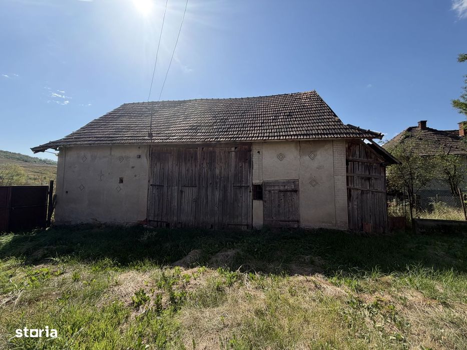 Vand casa cu 3 camere