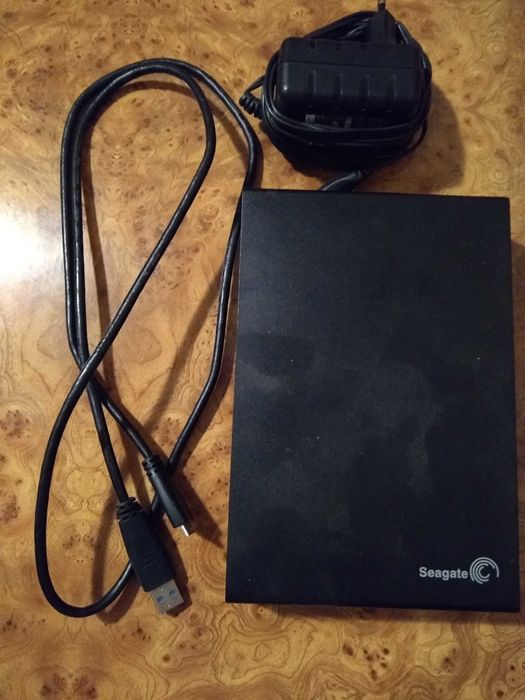 Seagate Expansion 2TB 3.5-Inch Desktop External Hard Drive USB 3.0