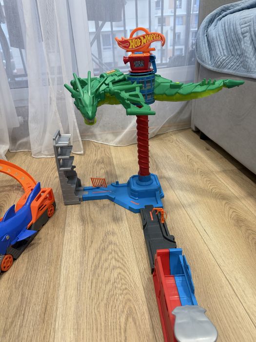 Hot Wheels (Хот Вилс)