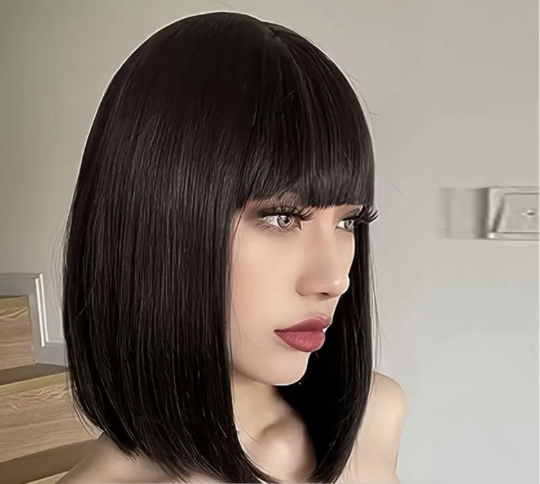 Peruca scurta bruneta