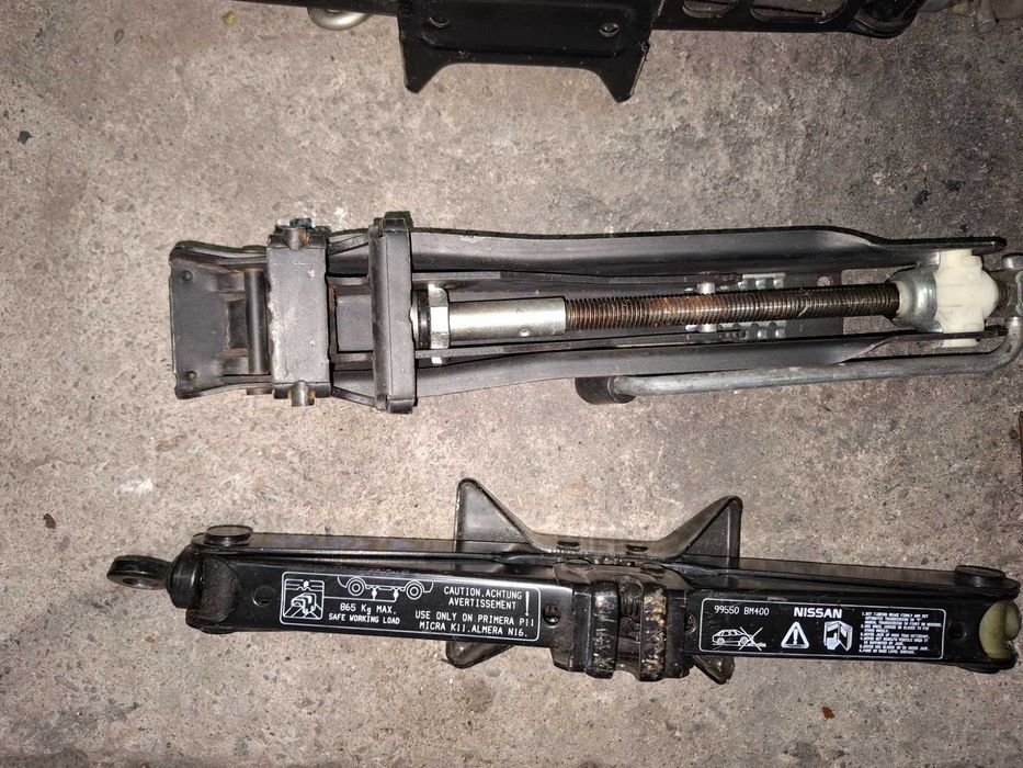 Оригинални крикове за автомобили