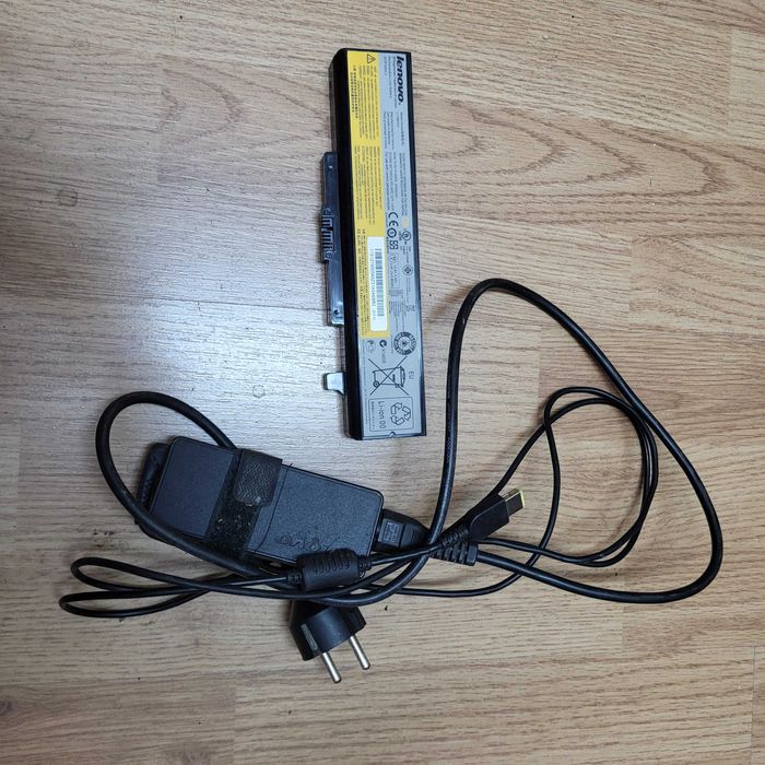 продавам зарядно и батерия от Lenovo g510
