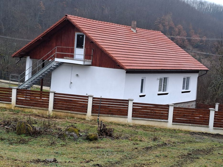 Casă de vânzare la munte