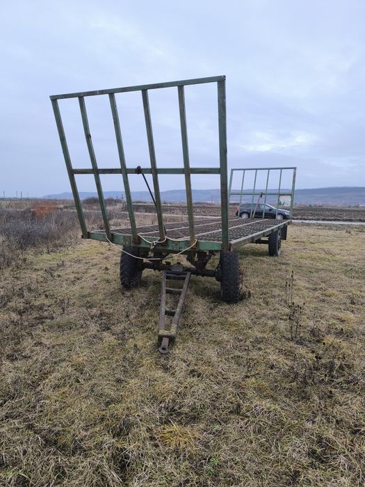 Trailer pentru baloti