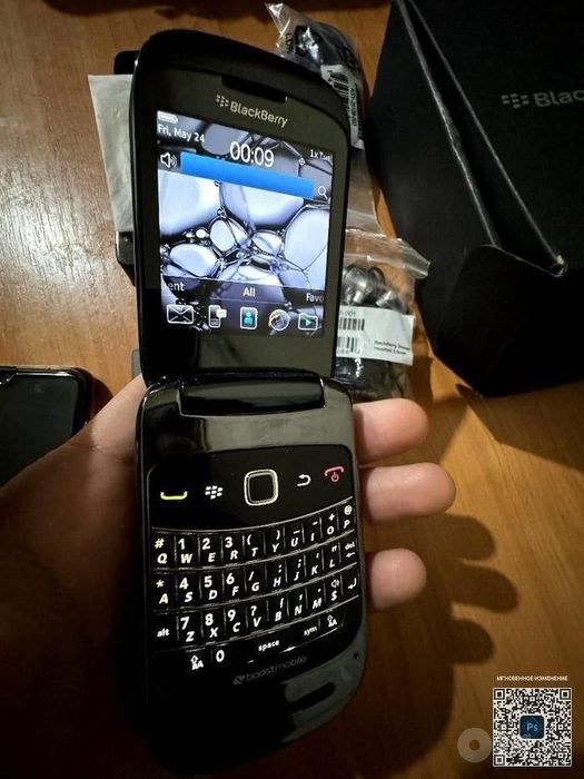 Blackberry 9670 CDMA PERFECTUM Mobile Новый Коробка документ 
Телефон