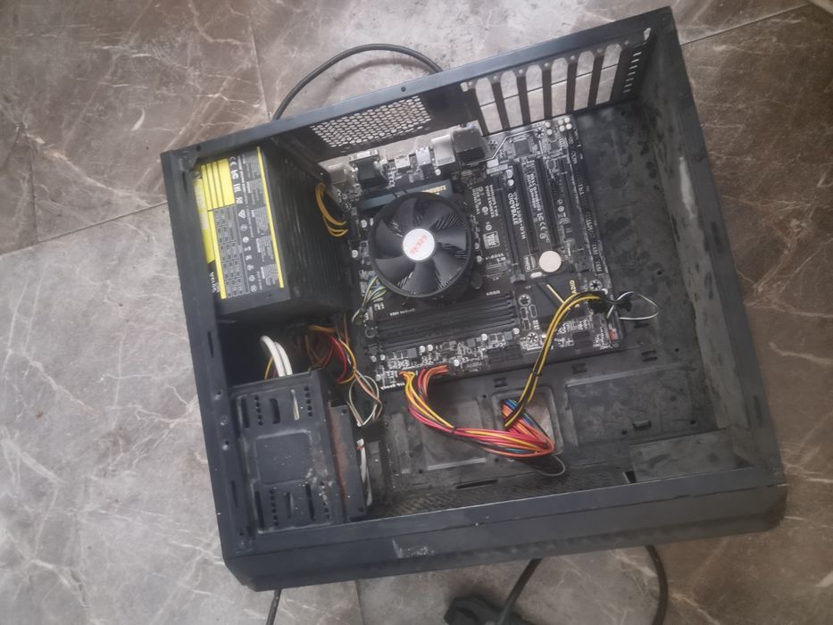 Vând kit urgent ddr 4  în stare foarte bună fără defecte ascunse