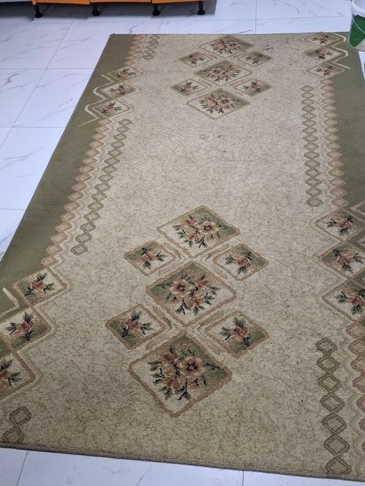 Продается ковёр 2*3