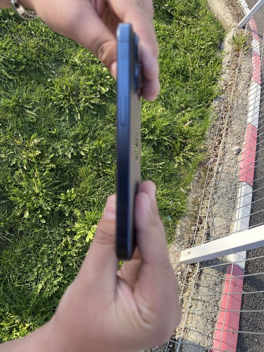 Vand iphone 15 pro 128gb