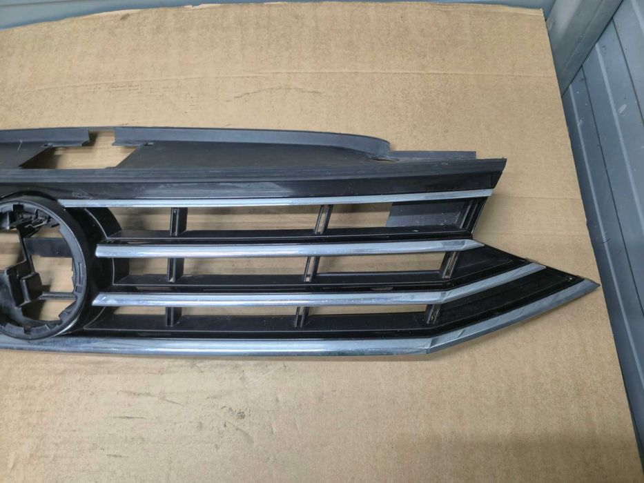 Grila radiator Vw Passat B8 An 2015 - 2019 Cod 3G0853651