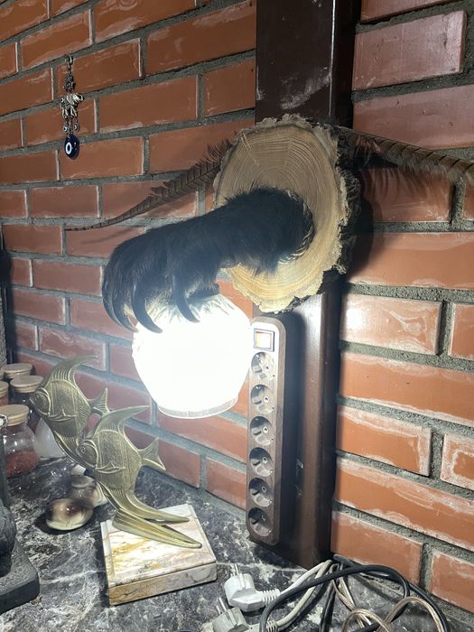 Светильник из лапы медведя