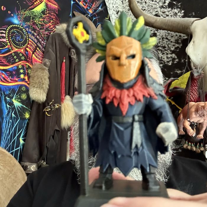 Фигурка на Духа Шаман – Ритуално активиран Оберег за Защита