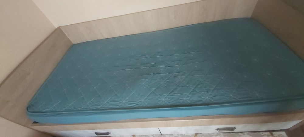 Кровать подростковая