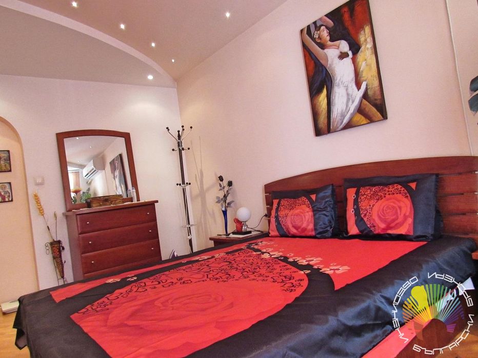 Дава се под наем Двустаен апартамент в Бургас, Лазур - 80 кв.м за 510 € - Снимка #12