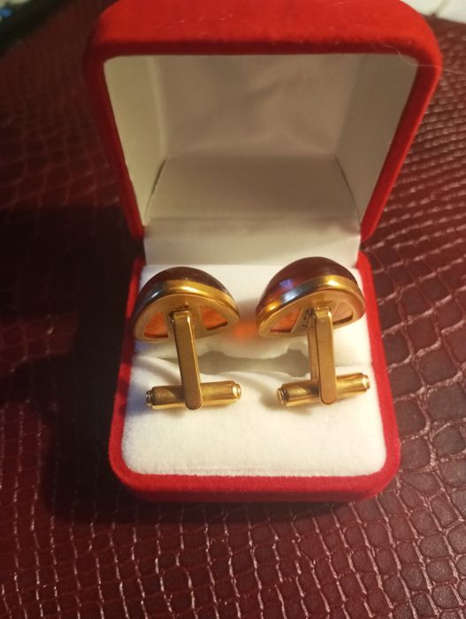 Запонки.         .