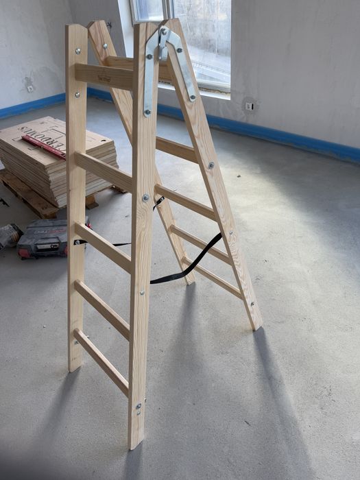 Продавам строителна стълба