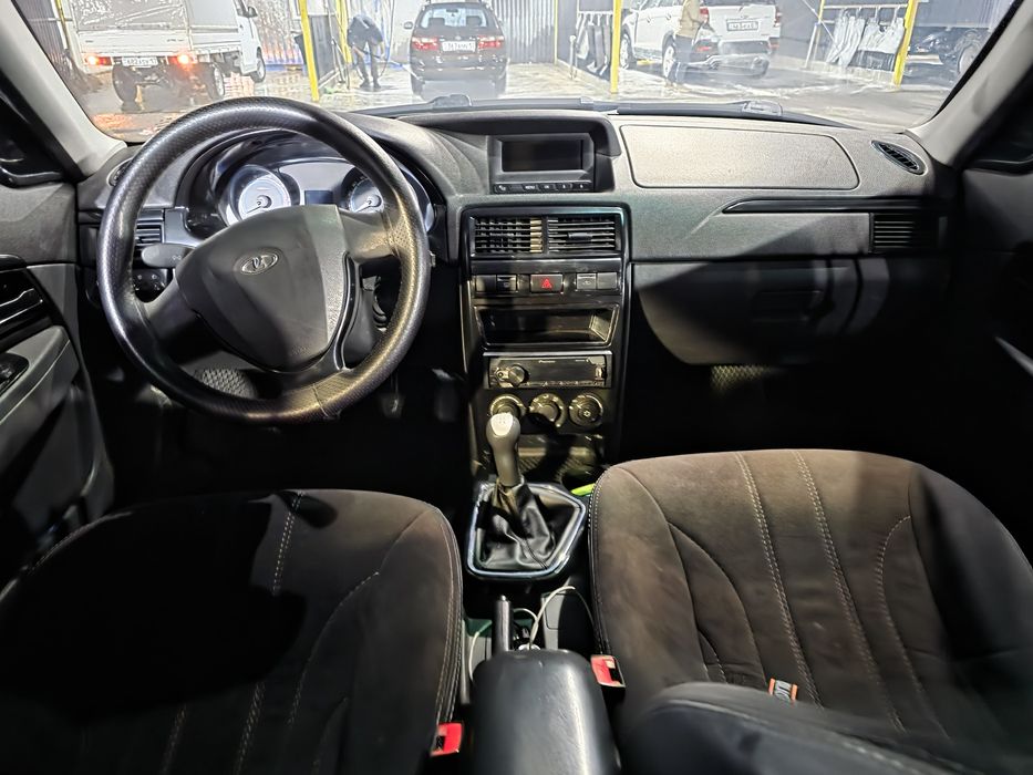 Приора хетчбек срочно