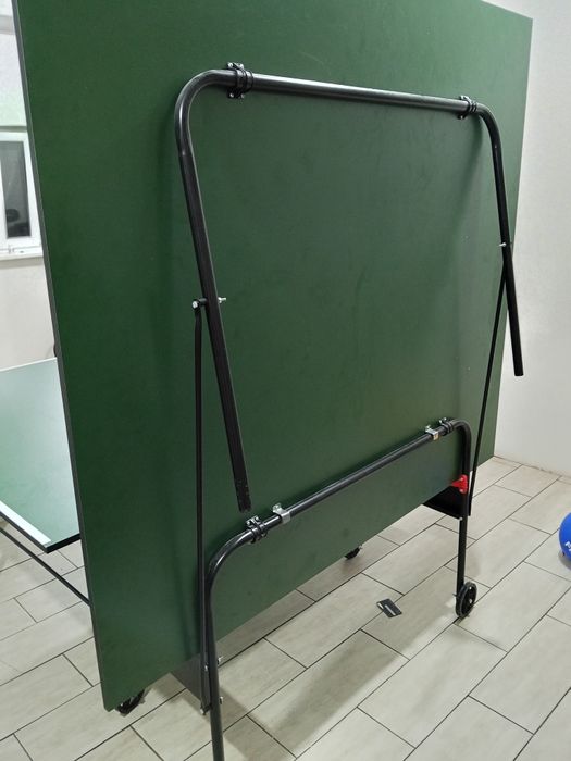 Теннисный стол,в подарок сетка