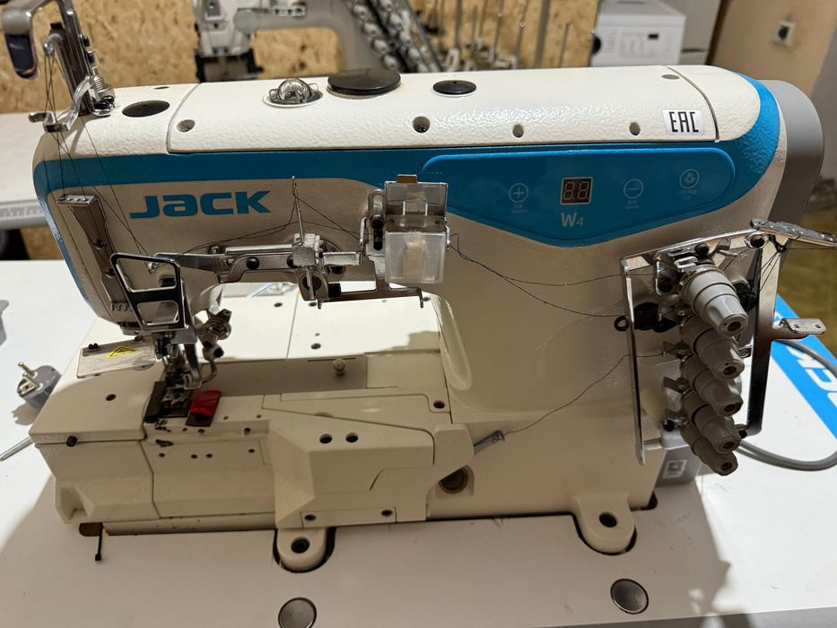 Швейная, Продам машинку распошивальную  jack w4