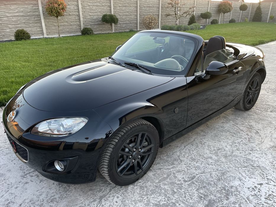 Mazda Mx-5 Miata model NC hardtop-electric
