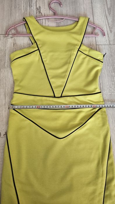 Бутикова елегантна рокля.