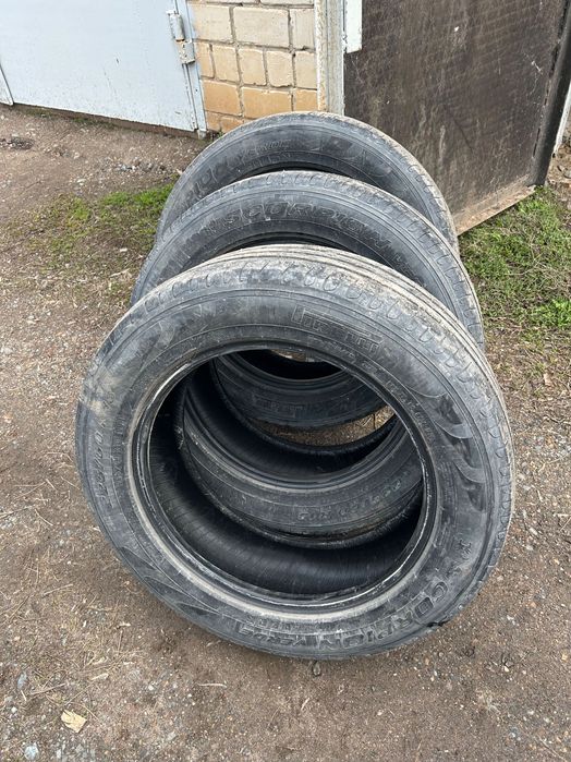 Покрышка на авто