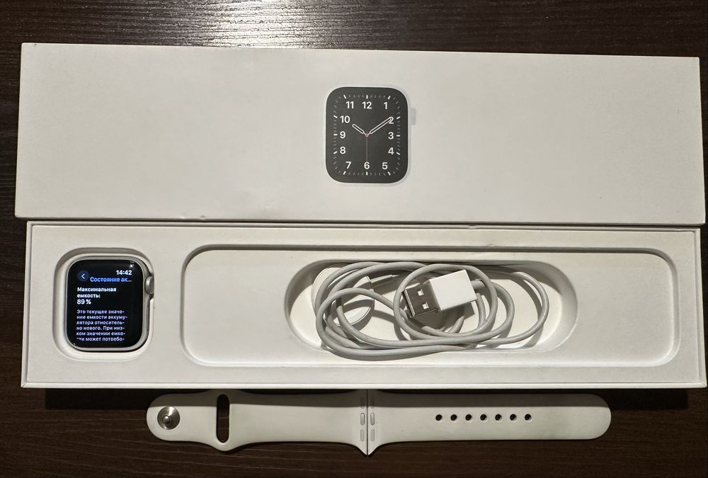 Apple Watch SE 40mm 89%.