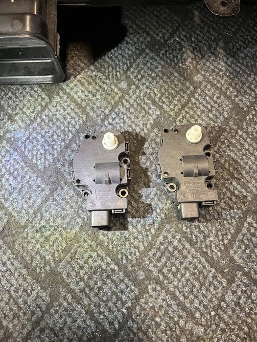 Corp directionare aer Toareg 2016 cu motorase