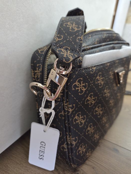 Дамска чанта guess