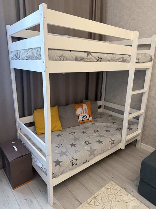 Продам двухьярусную кровать