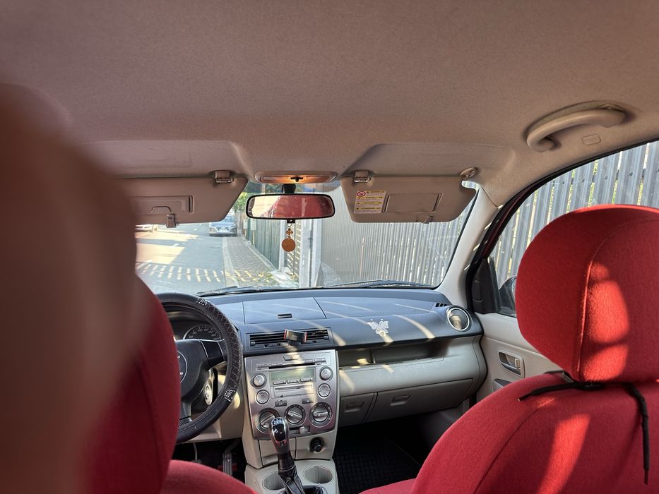 Mazda 2 foarte bine ingrijită!!!