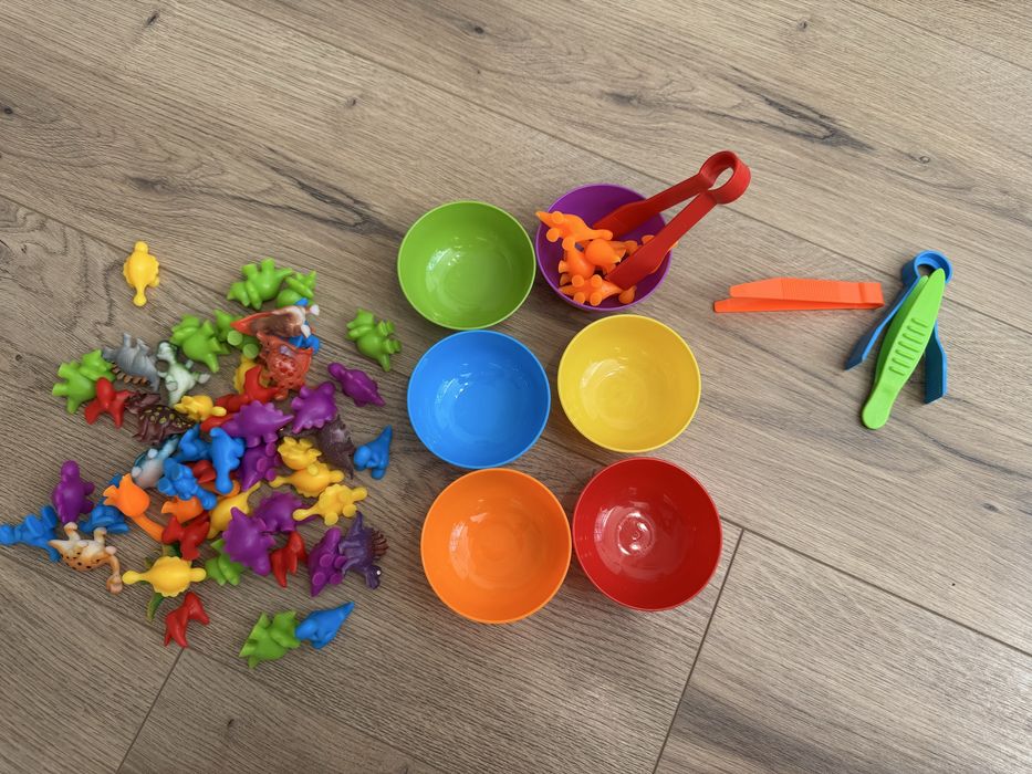 Детски книжки и плетени играчки