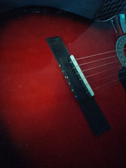 Гитара продаю почти новая