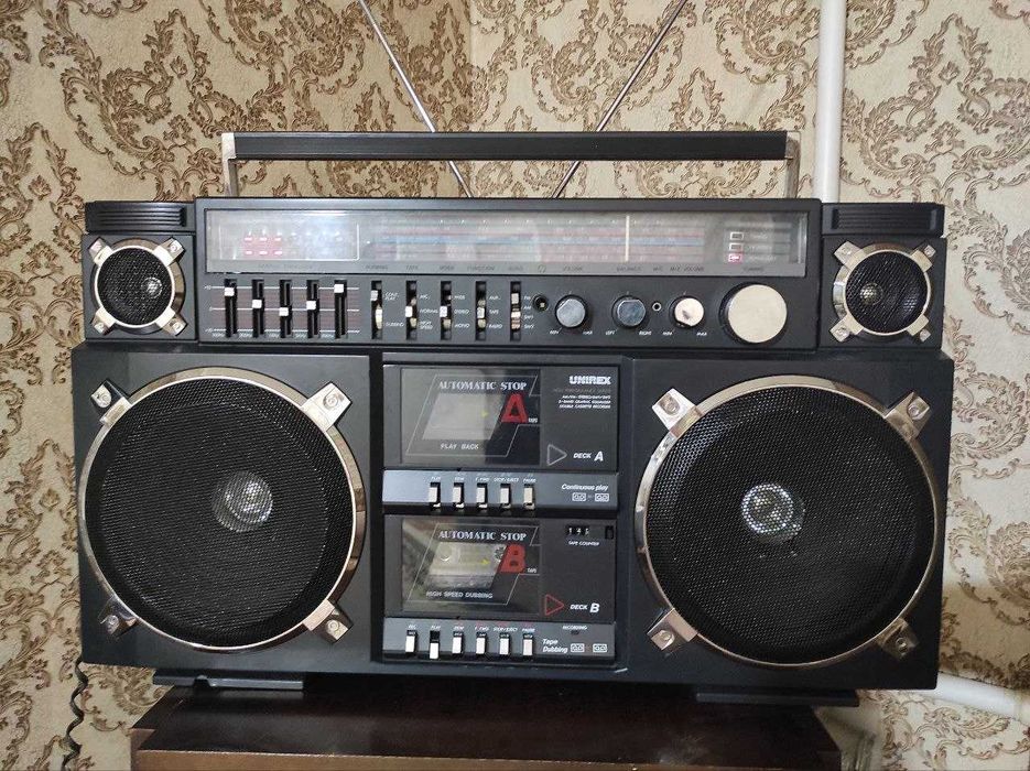 Unirex RX-6500;
"Ghettoblaster - Boombox"