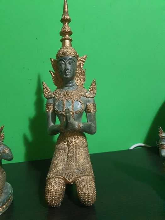 Statuii Îngerii lui Buddha