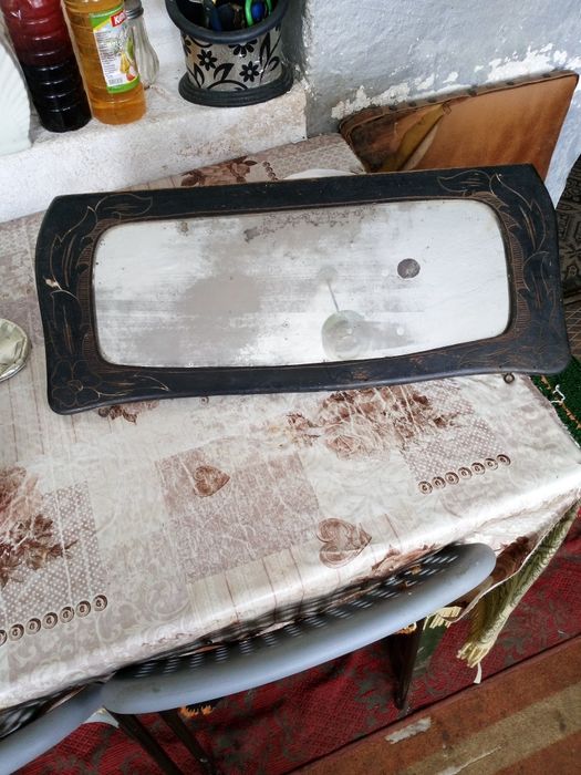 Старинно ретро огледало