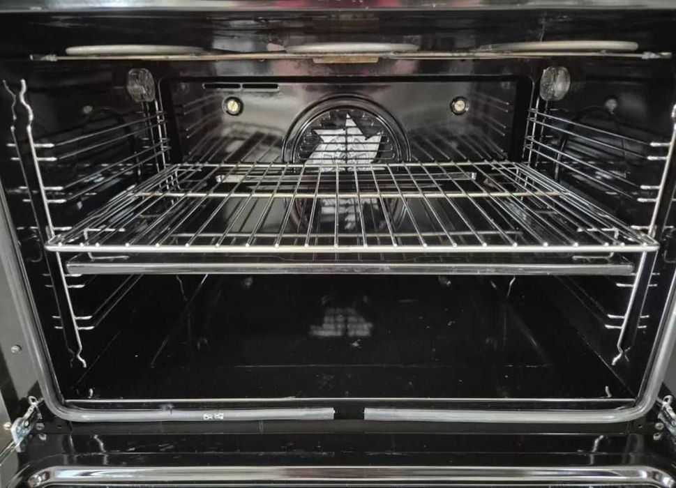 Продам газовые плиту.