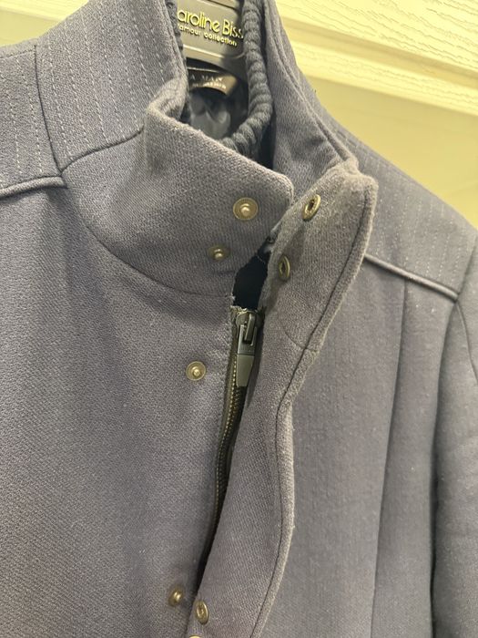 Мъжко палто Zara Man – тъмносиньо, елегантен модел. Рязмер S