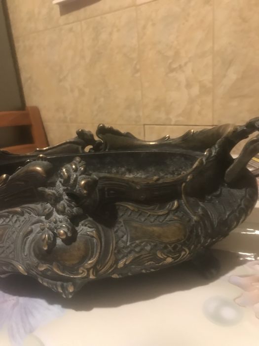 Jardiniera din bronz