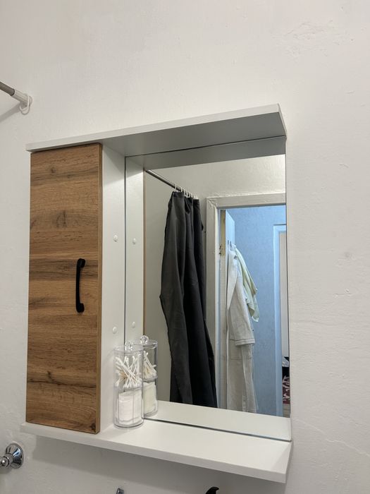 Шкаф зеркальный навесной