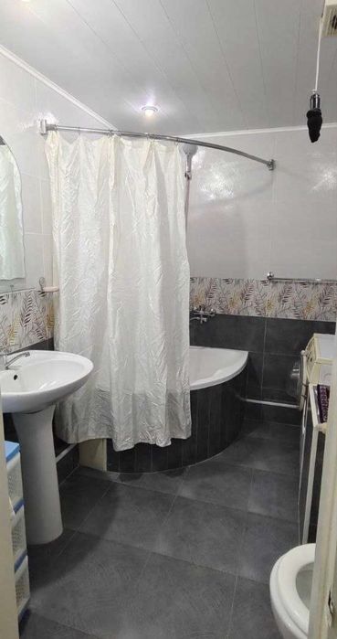 Метро Новза 3х комнатна. Можно всем жить!