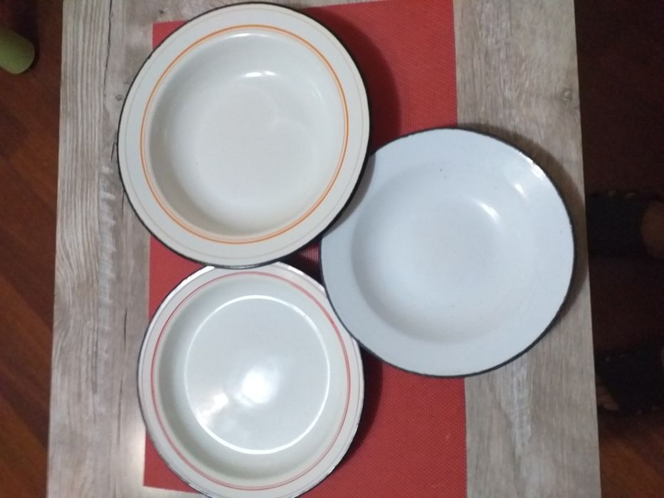 Эмалированные чашки