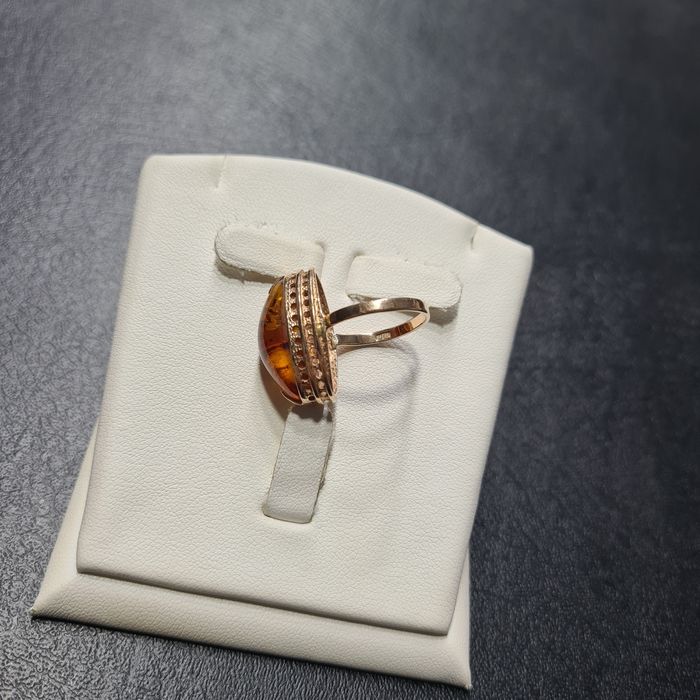 Кольцо Золотое Янтарем 583